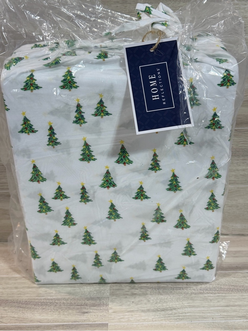 New Home Reflections Christmas Tree Print Bedding King size Set